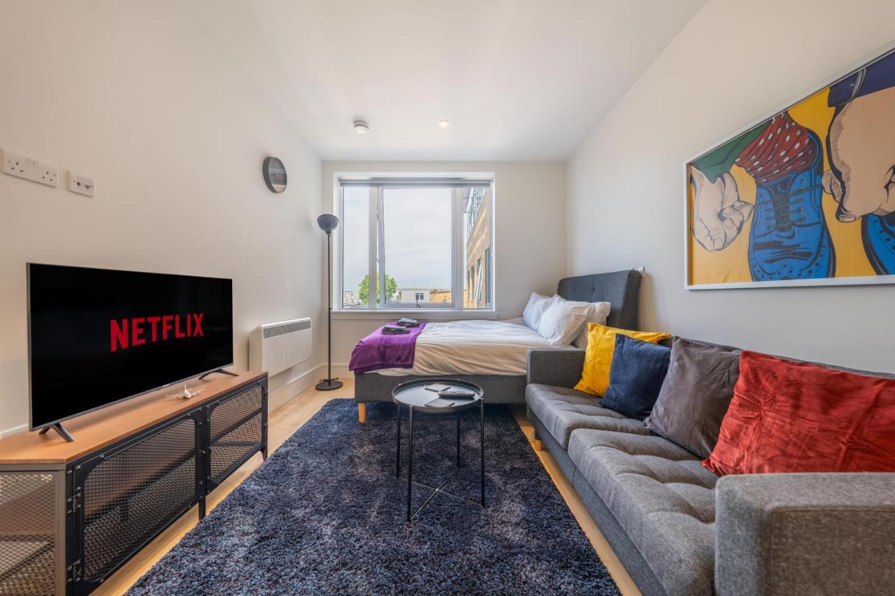 Cozy Apartments - Free Wifi And Parking Onsite Feltham Exterior foto