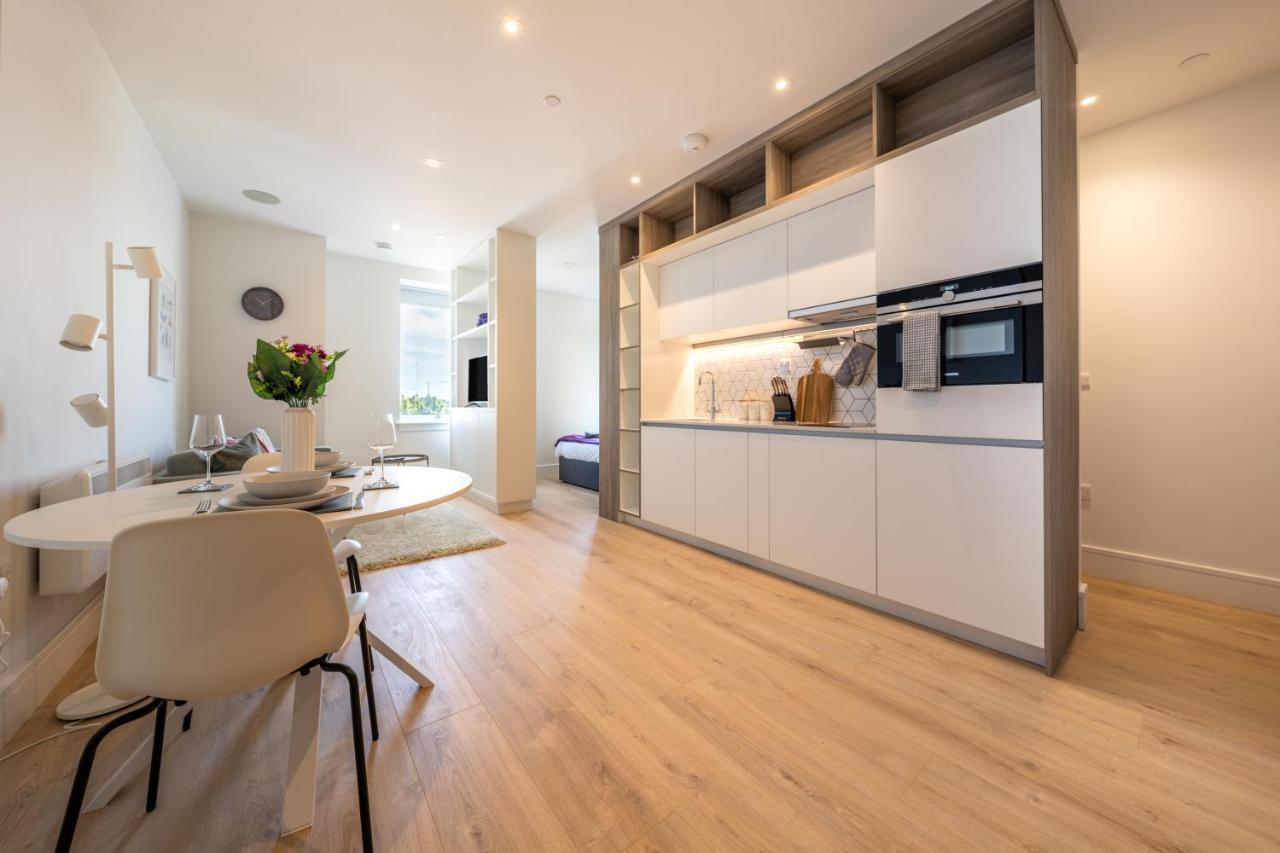 Cozy Apartments - Free Wifi And Parking Onsite Feltham Exterior foto