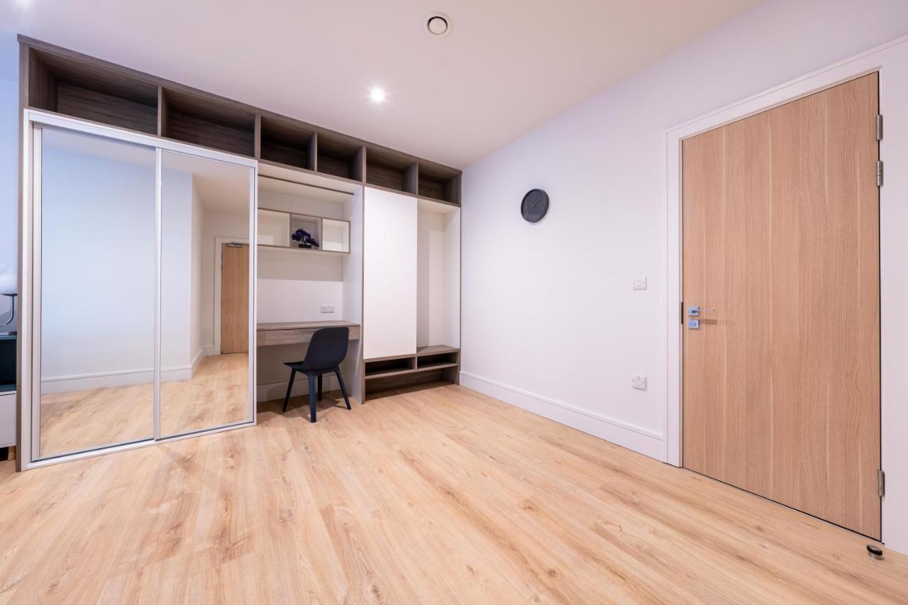 Cozy Apartments - Free Wifi And Parking Onsite Feltham Exterior foto